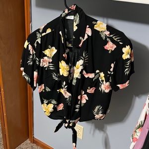 hollister floral black button up t shirt
